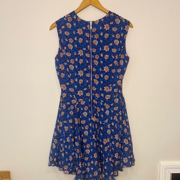 NWT. H&M Floral sleeveless, a-line dress in blue/pink - Picture 3 of 4